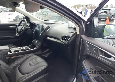 2024 Ford Edge Titanium z USA, uszkodzony, nr VIN 2FMPK4K93RBA36820